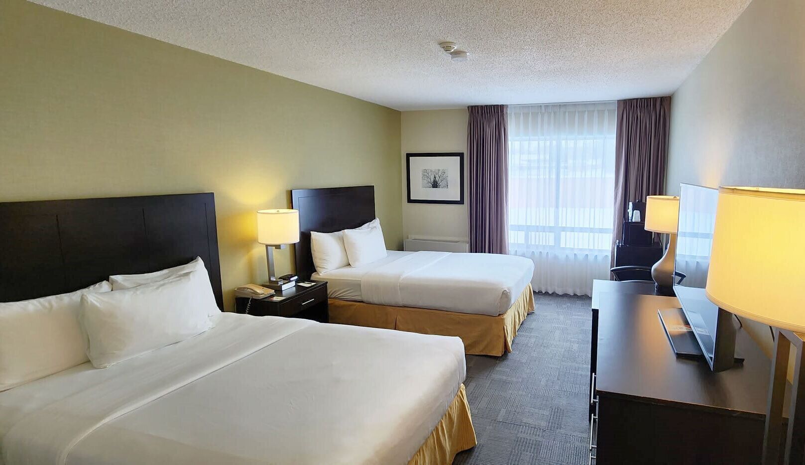 Egyptian cotton sheets, premium bedding, down comforters, desk