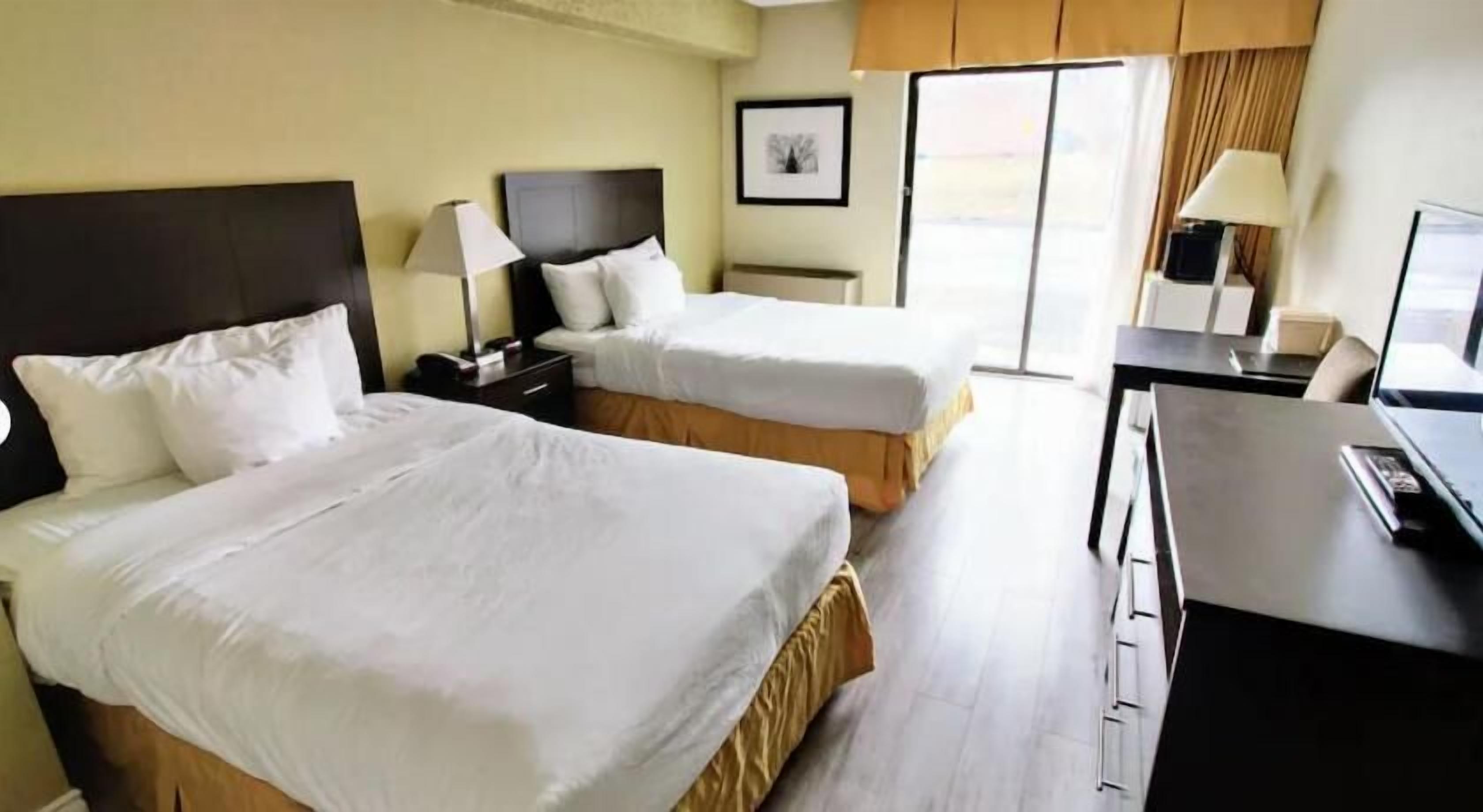 Egyptian cotton sheets, premium bedding, down comforters, desk