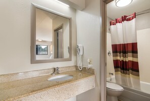 Superior-Zimmer, 1 King-Bett (Smoke Free) | Badezimmer | Handtücher, Seife, Shampoo, Toilettenpapier
