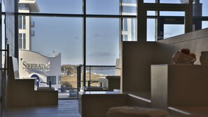 Unclassified image, 5 of 148, button - Hotel Neptun (Rostock)
