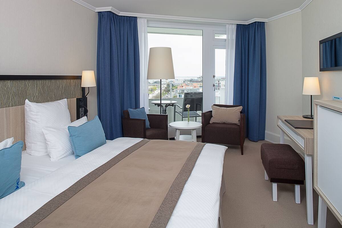 Hypo-allergenic bedding available, minibar, in-room safe, desk