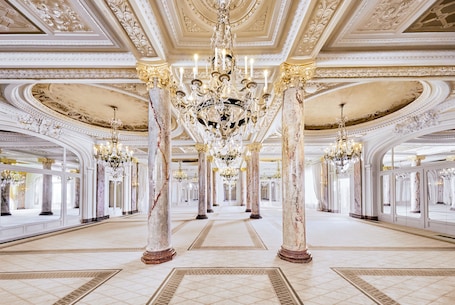Carlton Cannes, a Regent Hotel