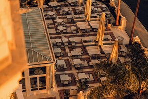 3 restaurants, breakfast, lunch, dinner served; Mediterranean cuisine