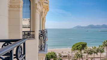 Hochwertige Bettwaren, Daunenbettdecken, Minibar, Zimmersafe