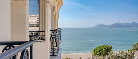 Premium bedding, down duvets, minibar, in-room safe