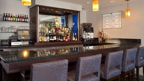 Bar (trong khuôn viên)
