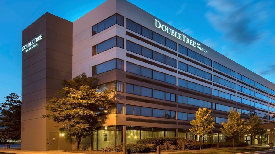 DoubleTree by Hilton Chicago Schaumburg