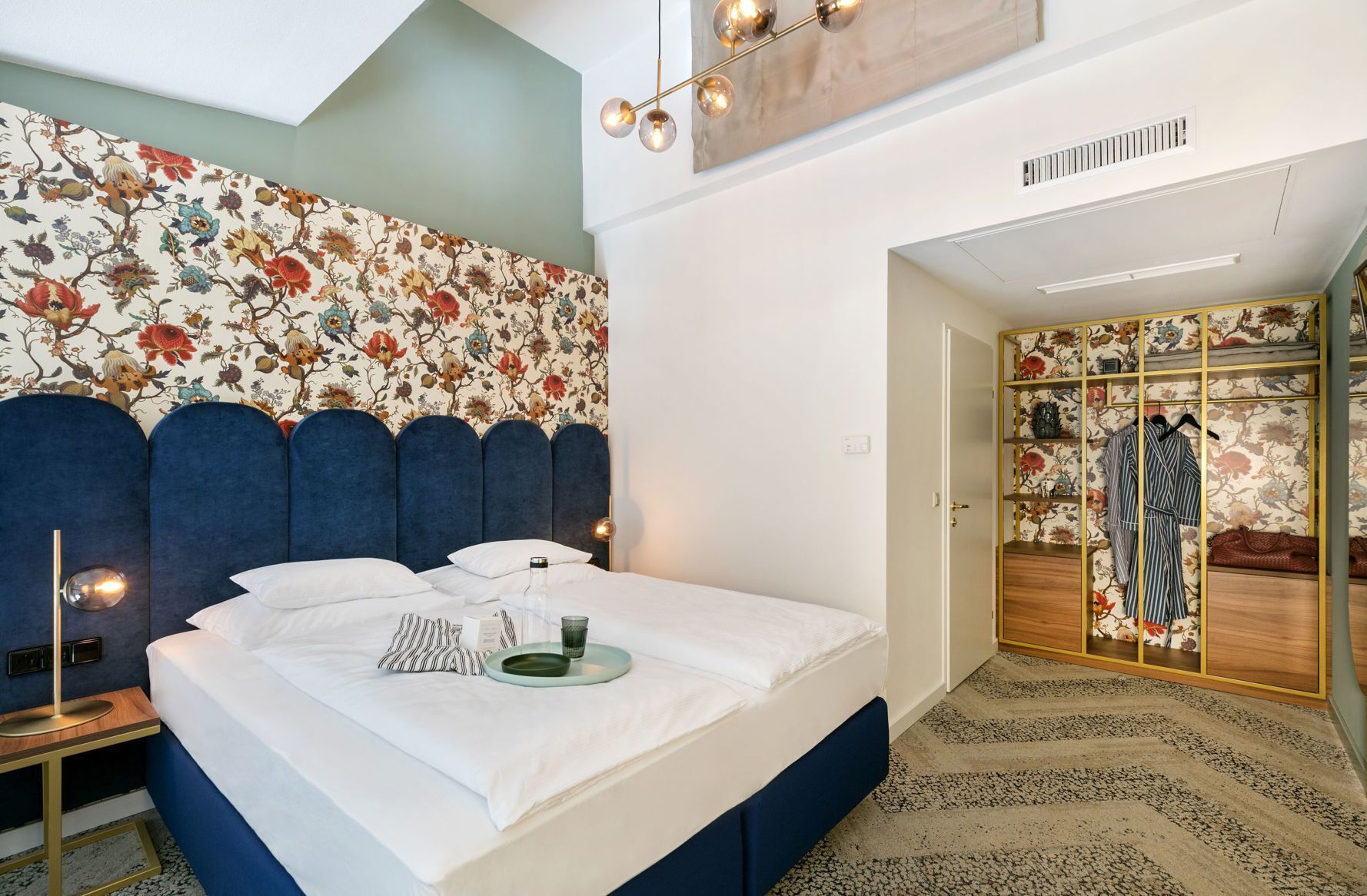 Hypo-allergenic bedding, in-room safe, soundproofing, free WiFi