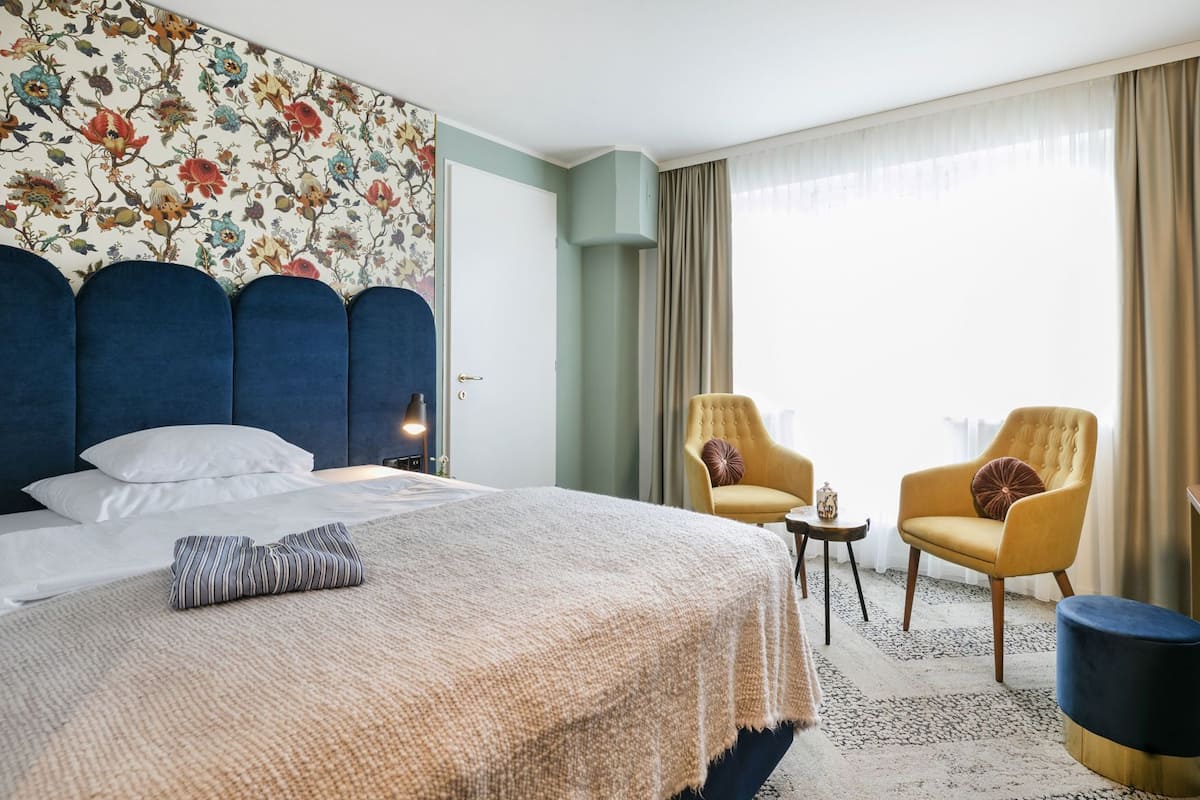 Roupas de cama antialérgicas, cofres nos quartos, quartos à prova de som