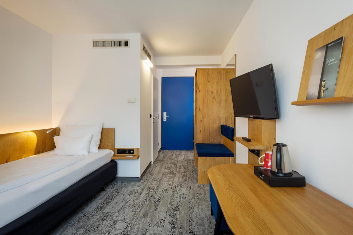 Comfort Single Room | 1 bedroom, hypo-allergenic bedding, in-room safe, soundproofing