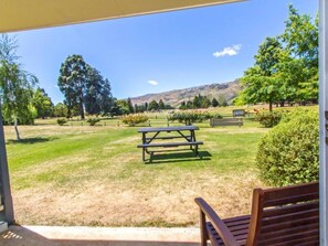 Superior King | View from room - Lake Dunstan Motel (Cromwell)