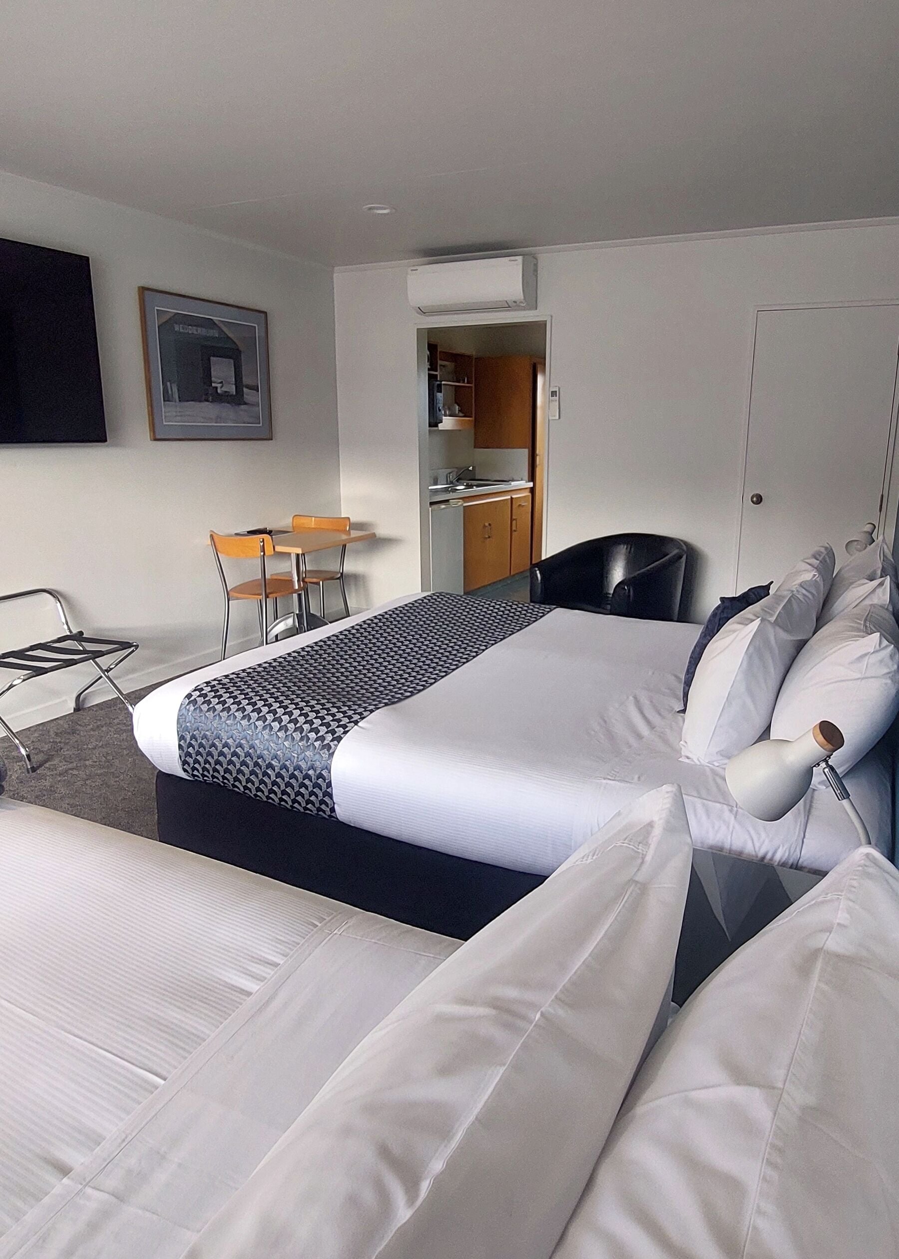 King and Single Studio 