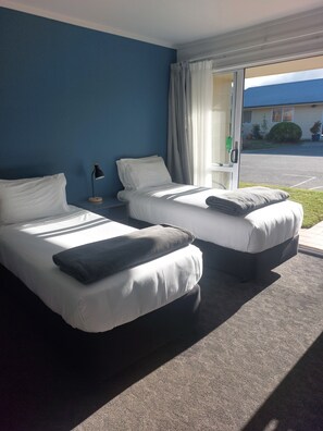 Twin Studio | 1 bedroom, laptop workspace, blackout drapes, iron/ironing board