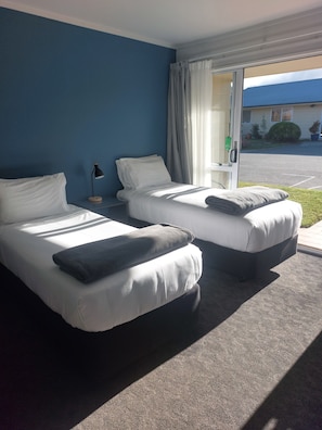Twin Studio | 1 bedroom, laptop workspace, blackout drapes, iron/ironing board