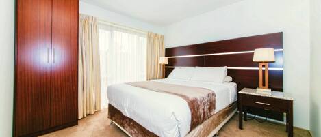 Desk, laptop workspace, iron/ironing board, free WiFi