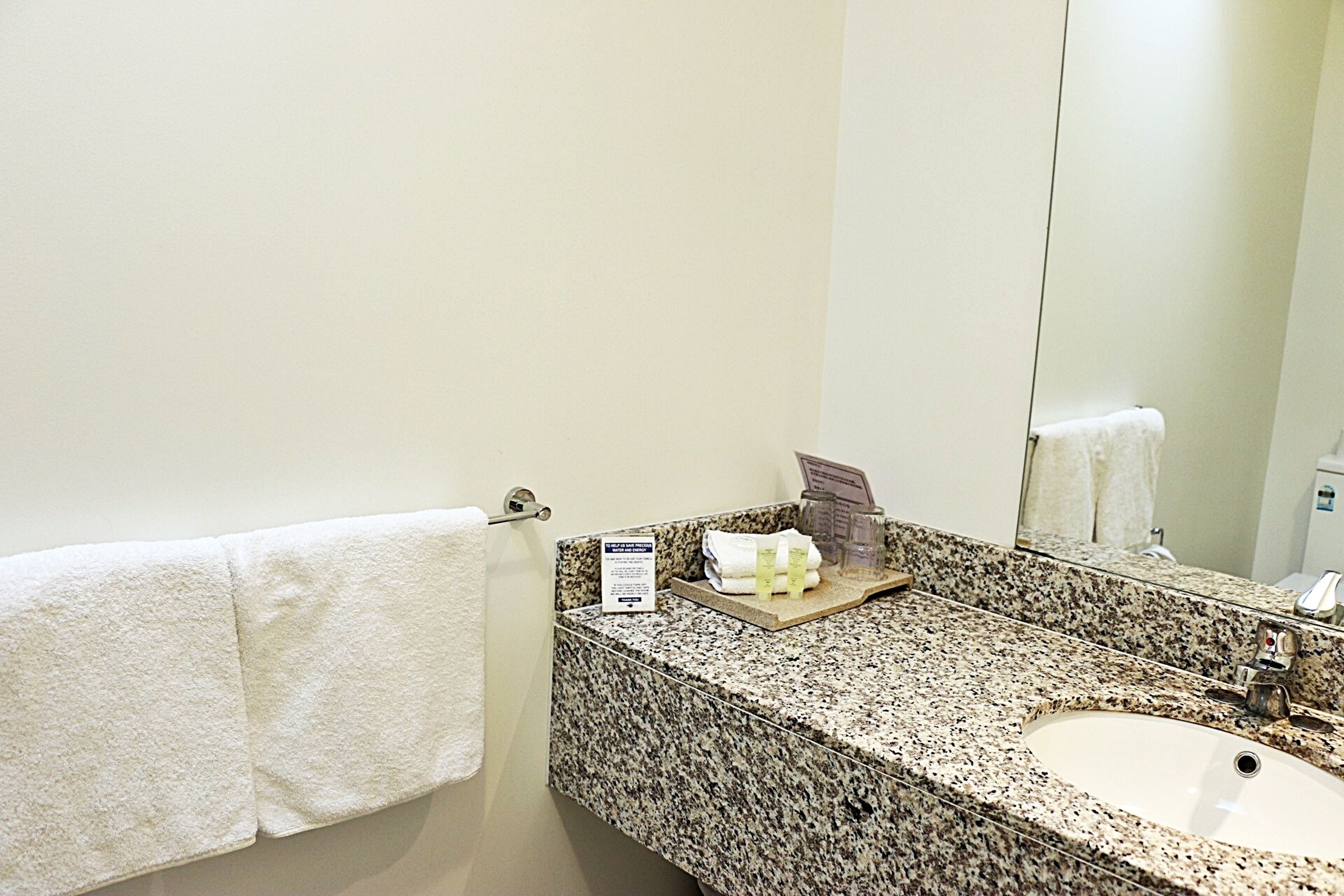 shower, rainfall showerhead, free toiletries, hair dryer