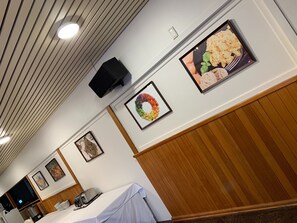 Daily English breakfast (NZD 28 per person)