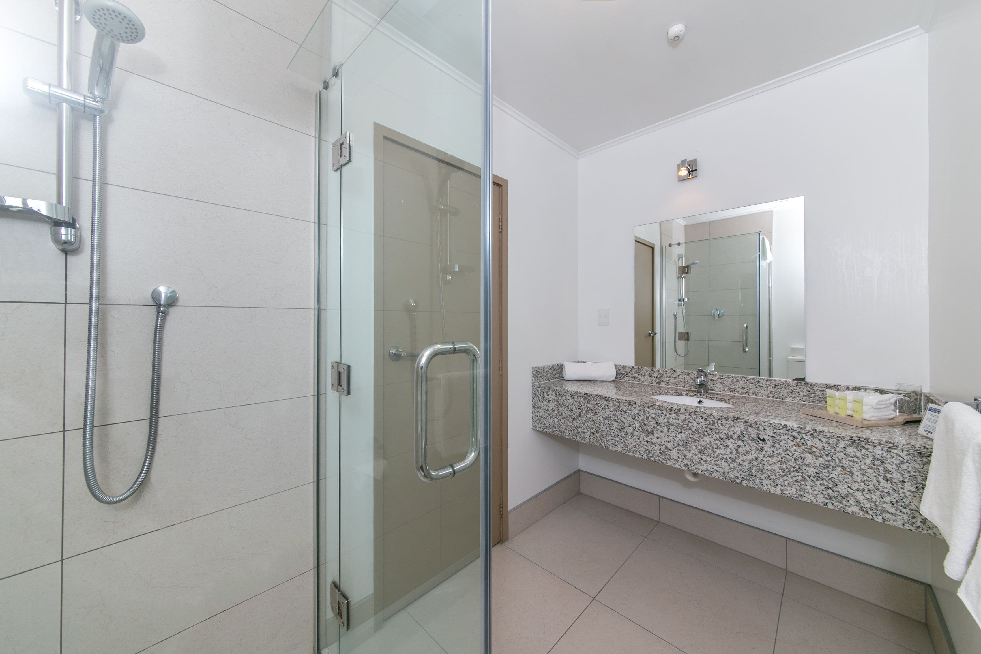 shower, rainfall showerhead, free toiletries, hair dryer