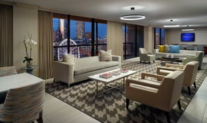 2 bars/lounges, lobbylounge