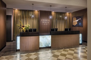 Crowne Plaza Cleveland at Playhouse Square by IHG