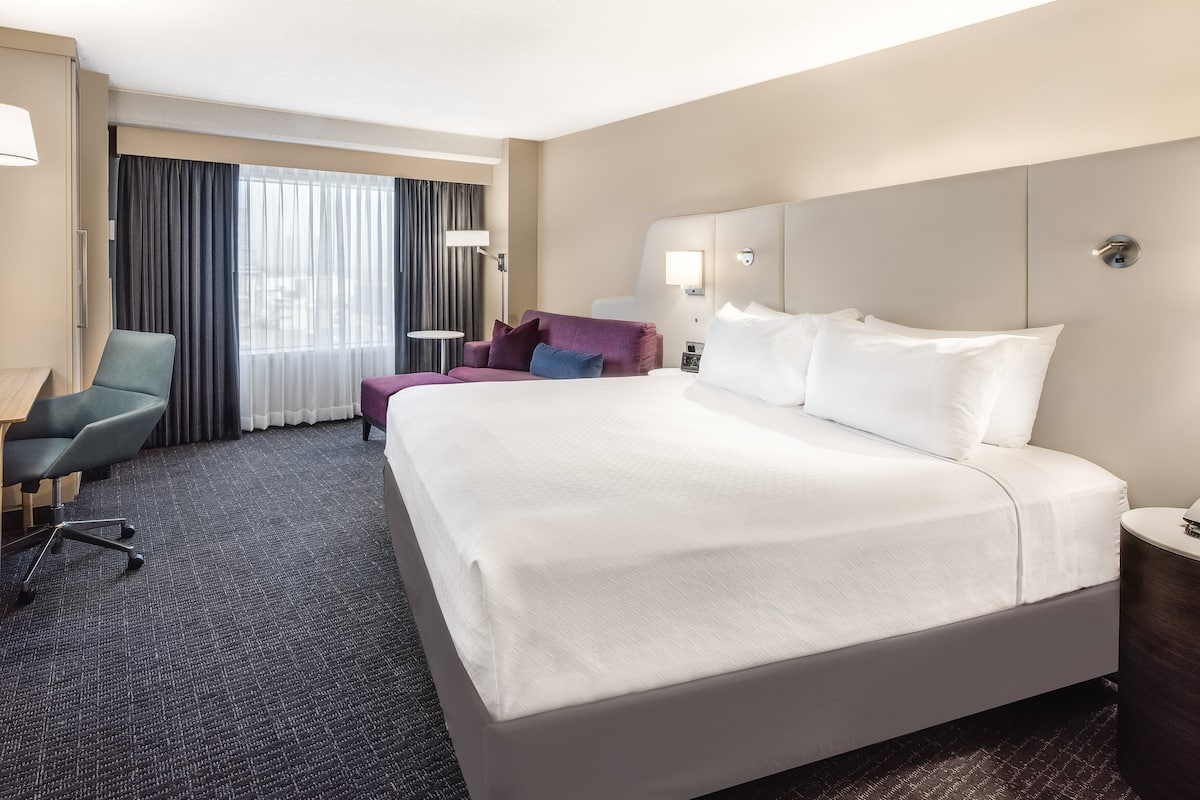 Standard Room, 1 King Bed