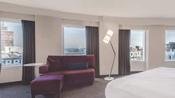 Suite, 1 chambre | Surmatelas, coffres-forts dans les chambres, bureau, rideaux occultants