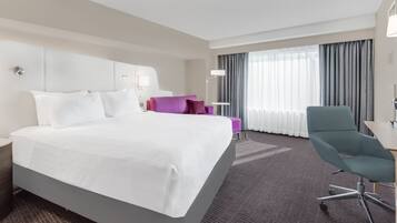 Pillowtop beds, in-room safe, desk, blackout drapes