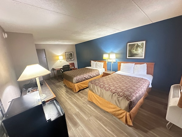 Een bureau, gratis extra bedden, gratis wifi, beddengoed