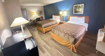 Townhouse Garden Inn & Suites San Antonio I 35