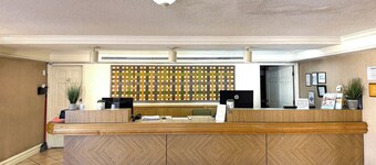 Townhouse Garden Inn & Suites San Antonio I 35