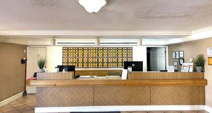 Townhouse Garden Inn & Suites San Antonio I 35