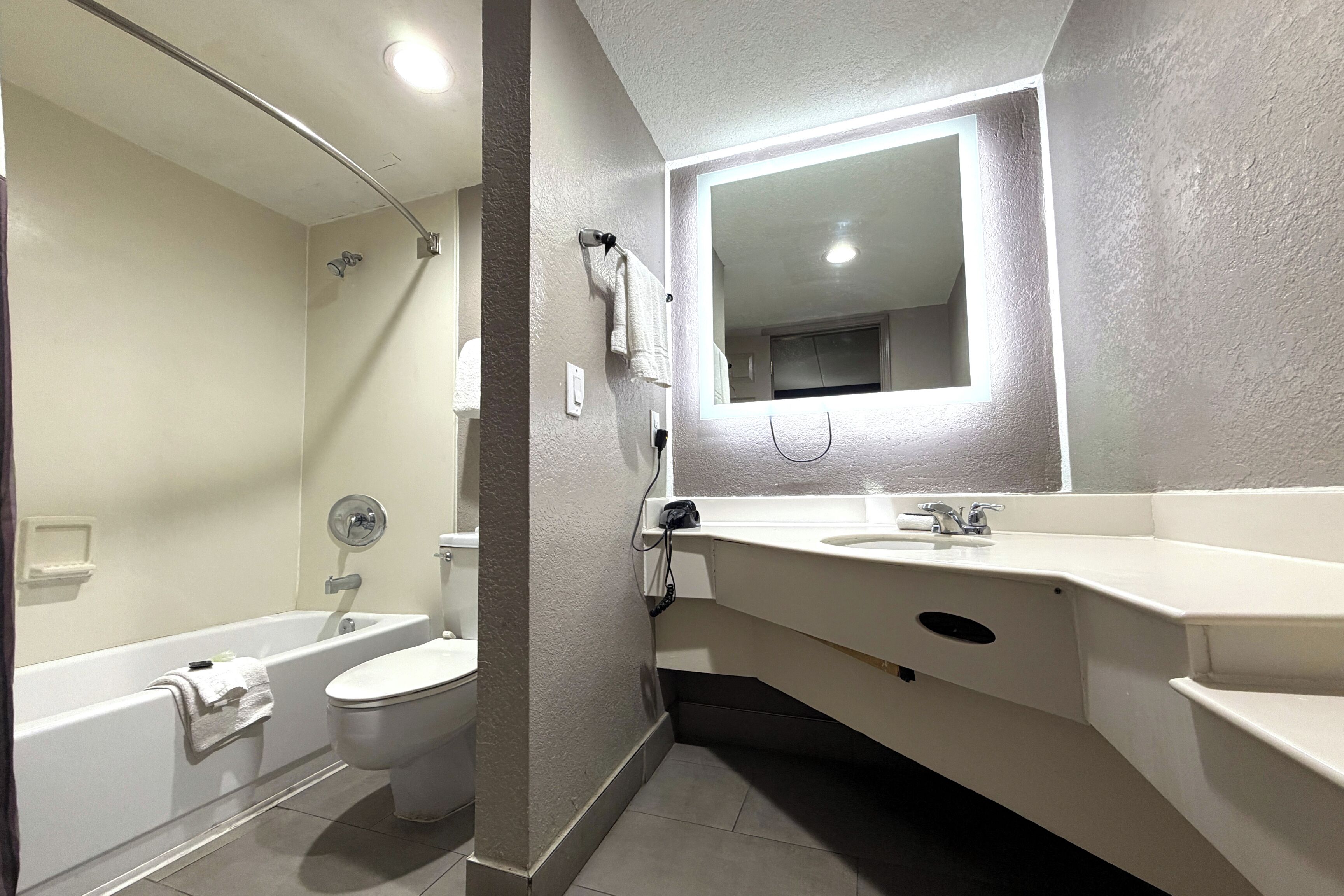 Photo - Townhouse Garden Inn & Suites San Antonio I 35