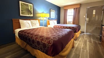 Phòng, hút thuốc (2 Full Beds) | Bàn, giường gấp/giường phụ (miễn phí)