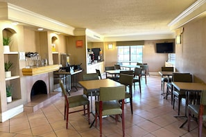 Free daily continental breakfast