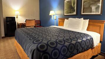 Habitación, 1 cama King size, para fumadores | Escritorio, camas extra gratis, wifi gratis y ropa de cama