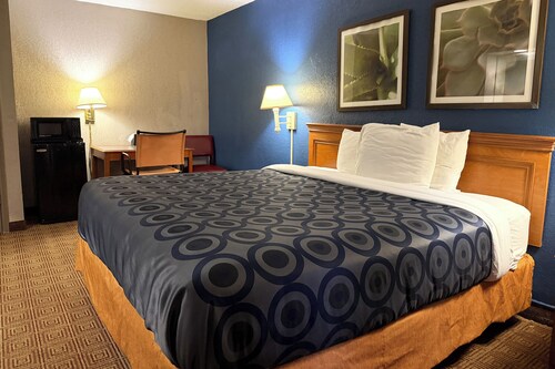 Townhouse Garden Inn & Suites San Antonio I 35