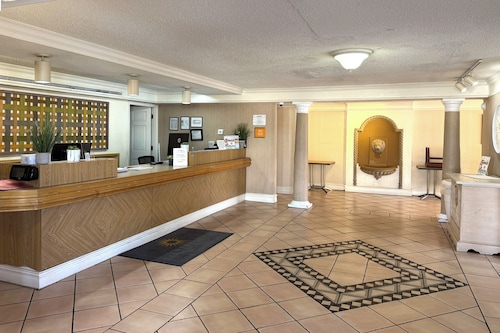 Townhouse Garden Inn & Suites San Antonio I 35