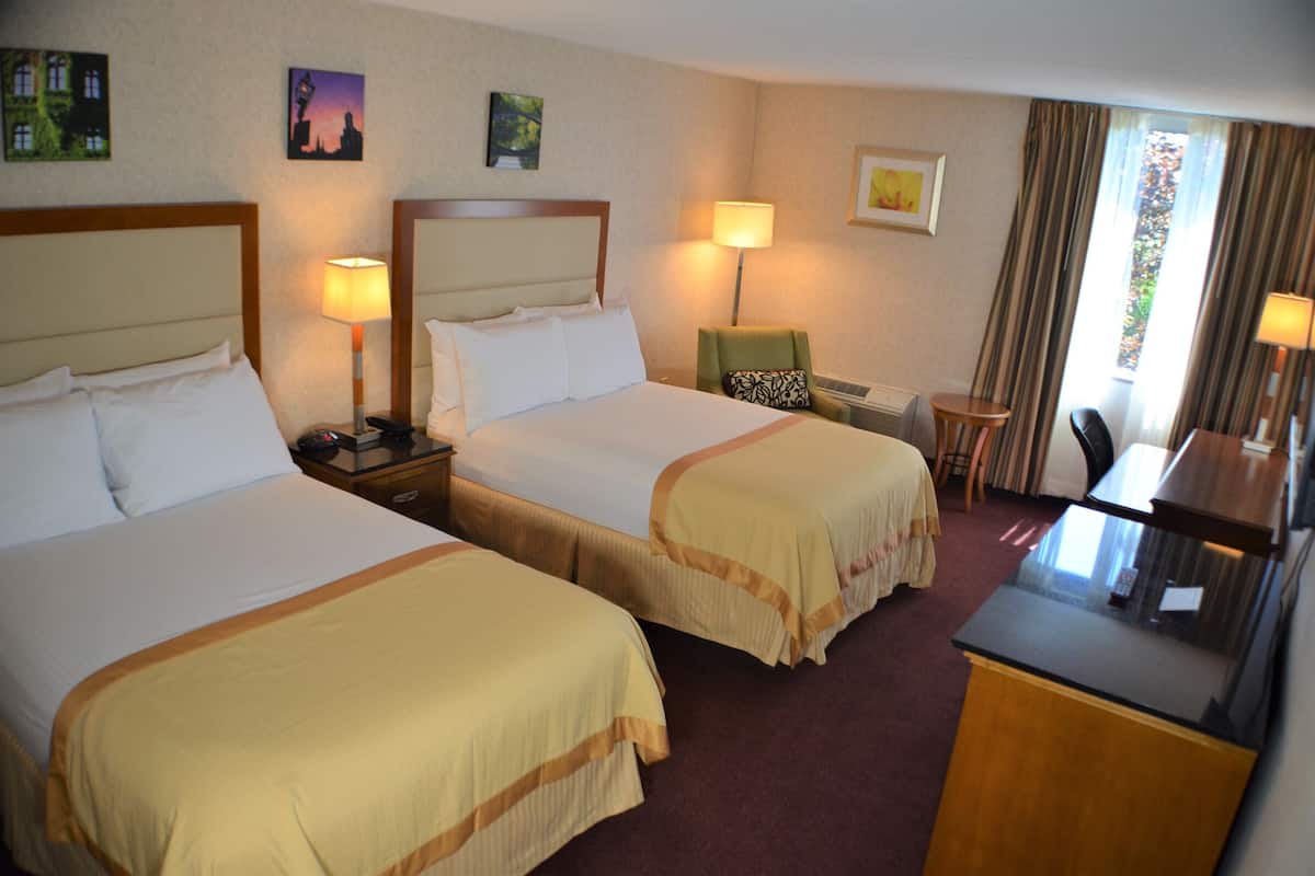 1 Schlafzimmer, Pillowtop-Betten, Schreibtisch