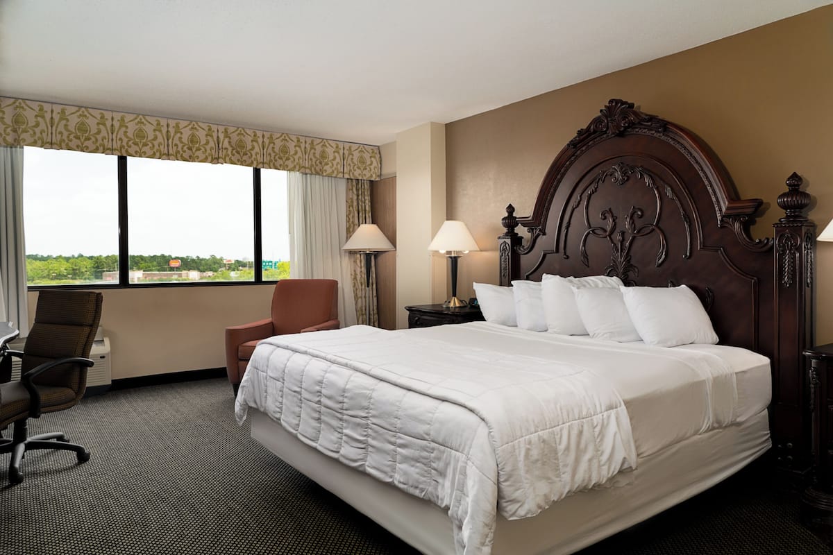King Suite | 1 bedroom, premium bedding, desk, blackout drapes