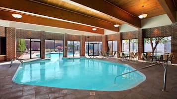 Hồ bơi trong nhà