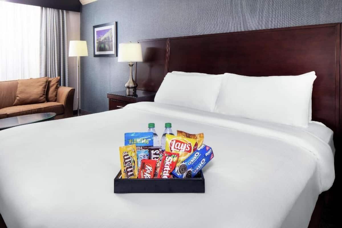 Hypo-allergenic bedding, in-room safe, desk, laptop workspace