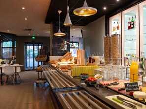 Daily buffet breakfast (EUR 13.90 per person)