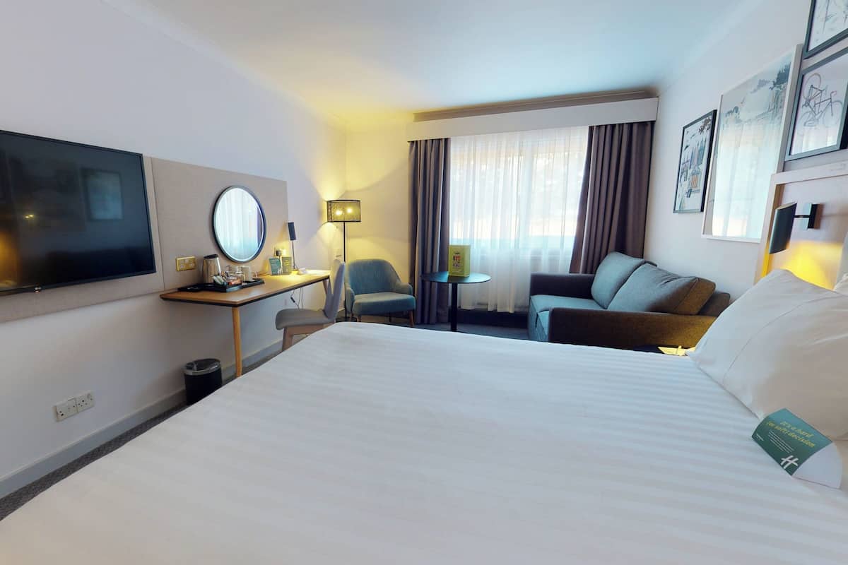 1 bedroom, hypo-allergenic bedding, in-room safe, desk