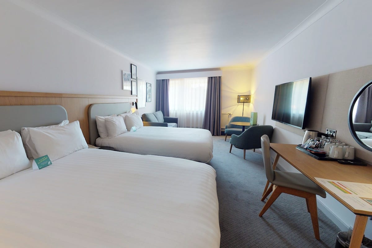 Premium Room, Multiple Beds | 1 bedroom, hypo-allergenic bedding, in-room safe, desk