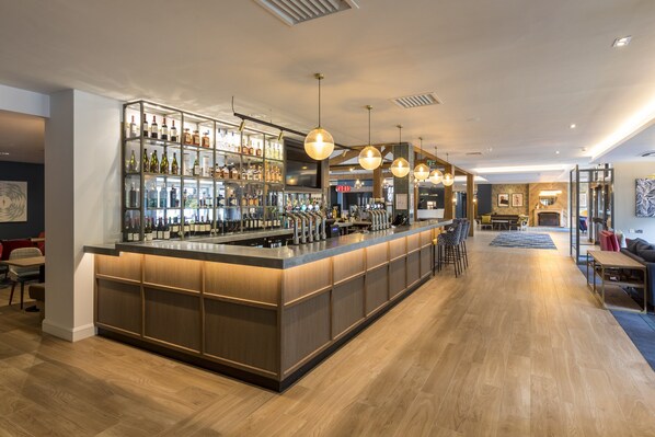 Bar (on property) - Holiday Inn Cambridge by IHG (Cambridge)