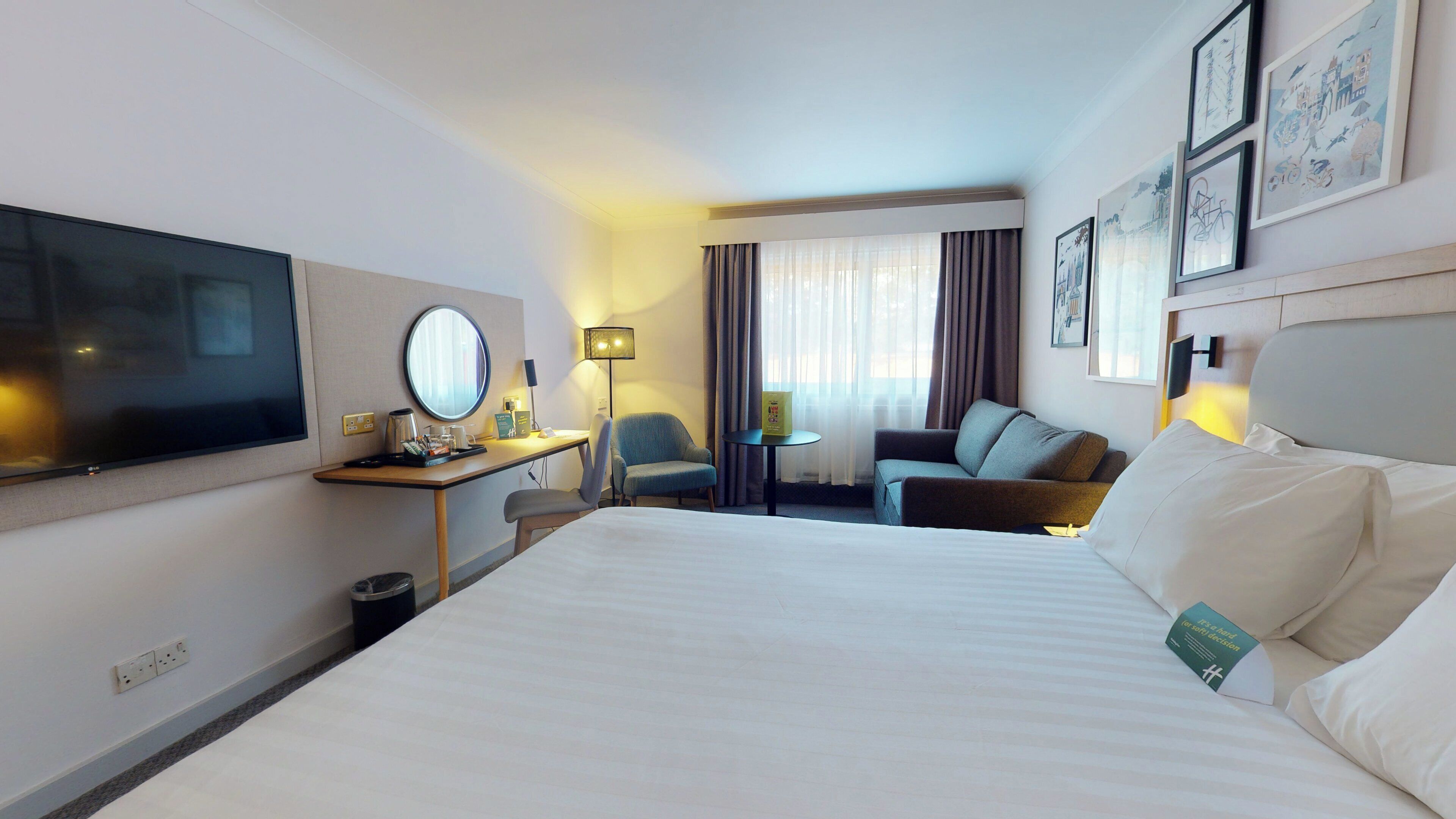 Hypo-allergenic bedding available, in-room safe, desk, blackout drapes