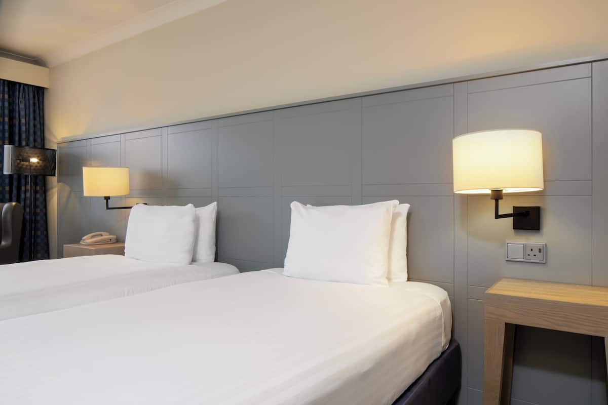 Standard Room, 2 Twin Beds | 1 bedroom, hypo-allergenic bedding, in-room safe, desk