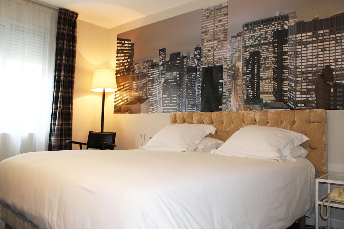 1 bedroom, premium bedding, individually furnished, desk