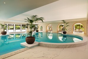 Indoor pool, seasonal outdoor pool, pool umbrellas, sun loungers - Corinthia Palace Malta (Attard)