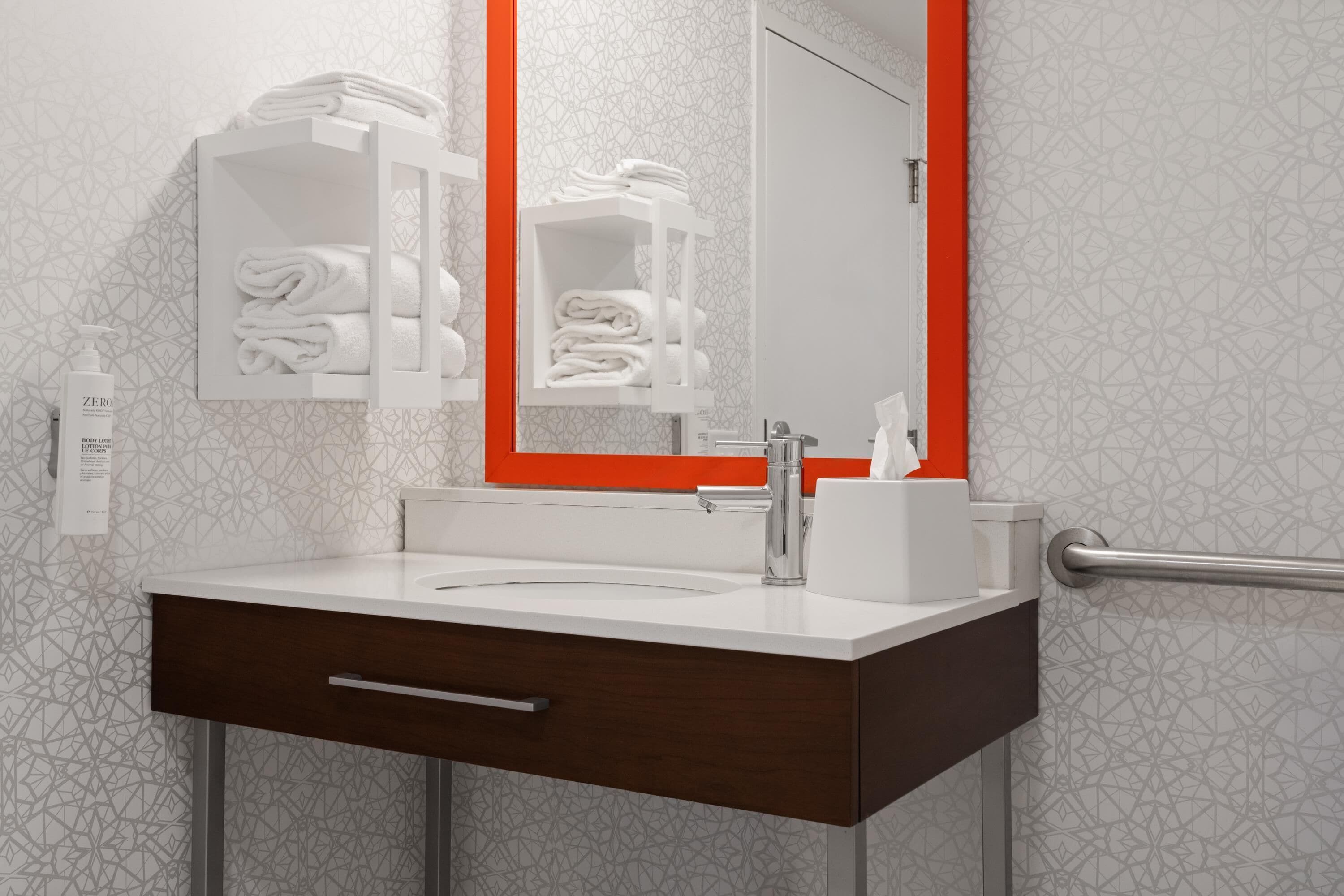 free toiletries, hair dryer